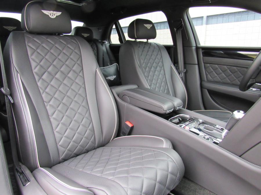 Интерьер Bentley Flying Spur V8 S 2017 года  (фото 70 из 154)